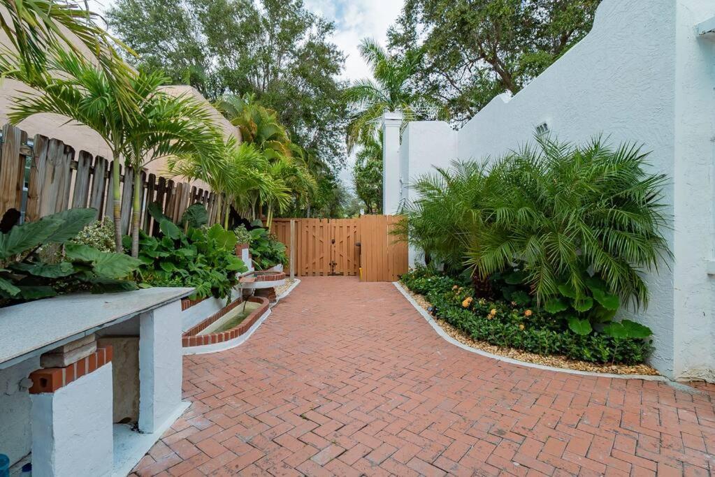 Garden Oasis In Flamingo Park Apartment West Palm Beach Exterior photo